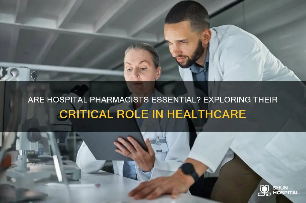 are pharmacist in hospital