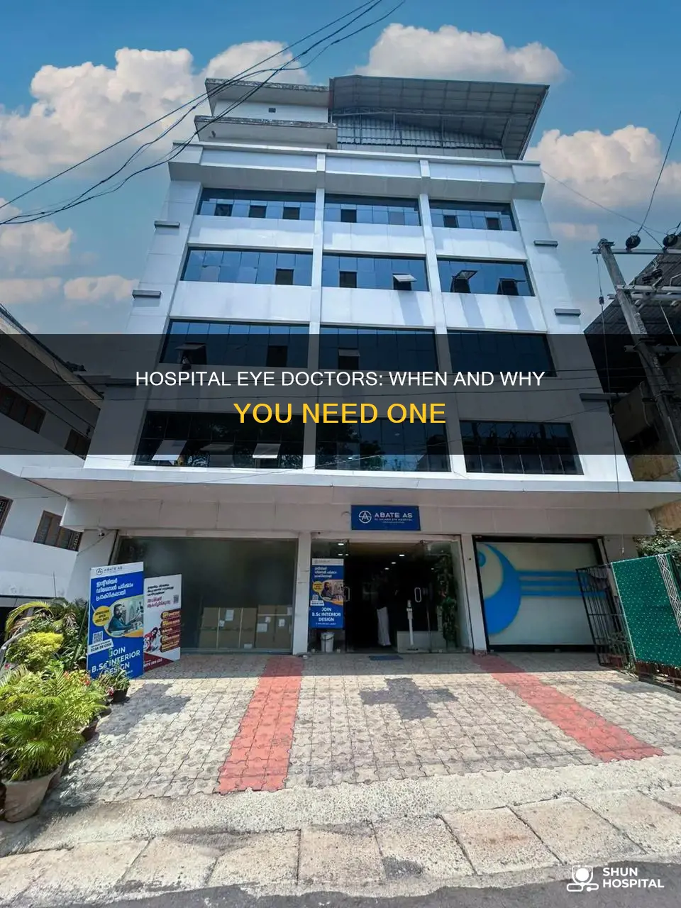 are there eye doctors at the hospital