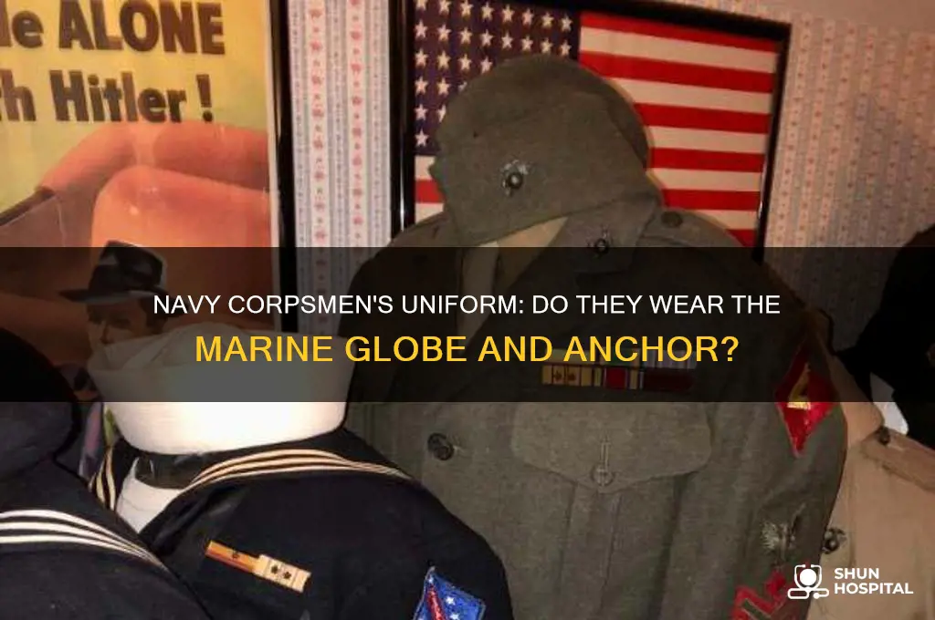 do navy hospital corpsmen wear marine globe and anchor