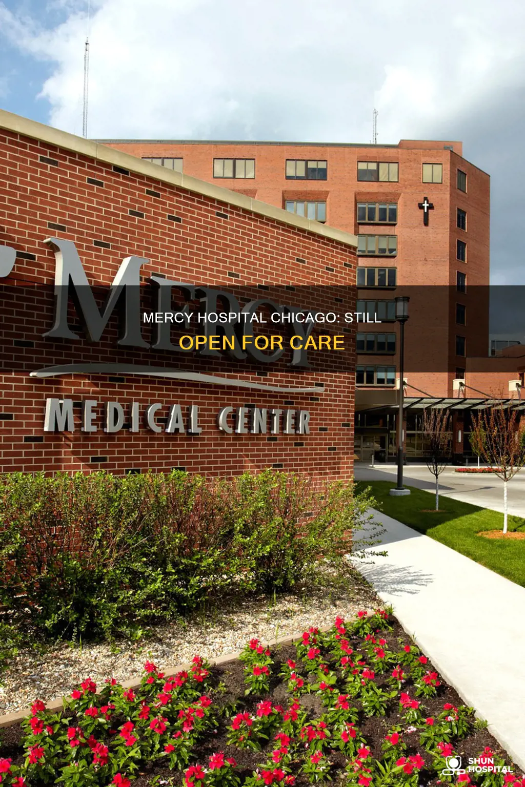 is mercy hospital in chicago still open