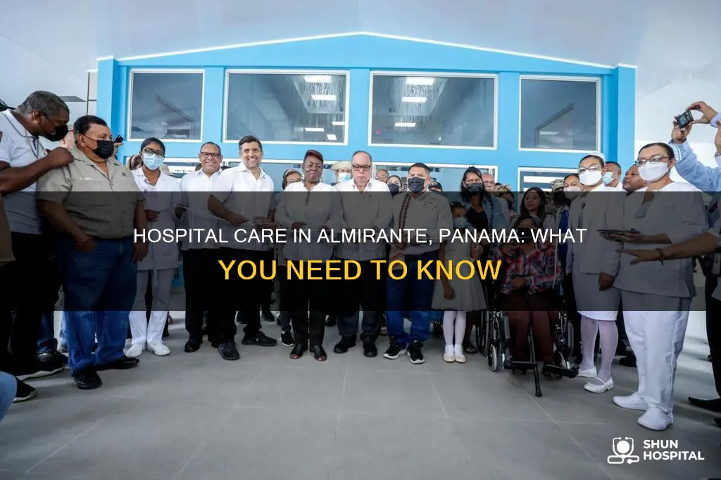 is there a hospital in almirante panama