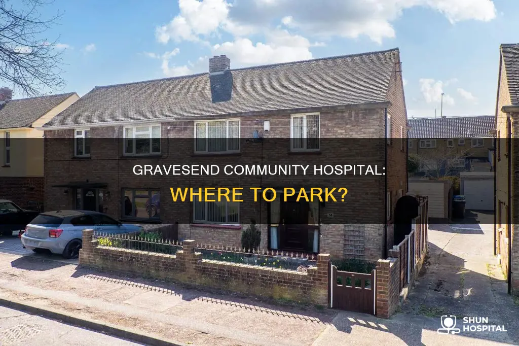 is there parking at gravesend community hospital