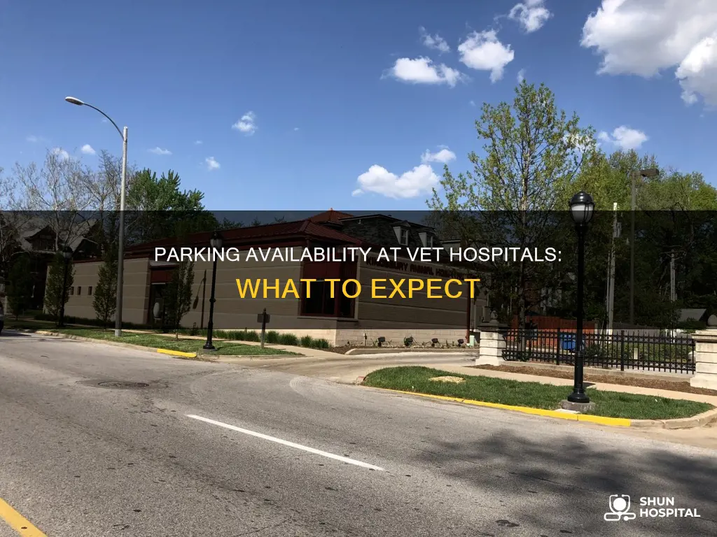 is there parking at the vet hospital