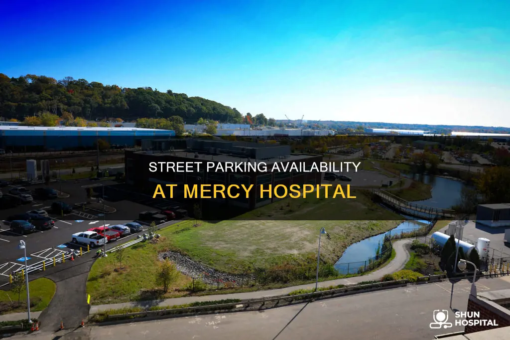 is there street parking at mercy hospital