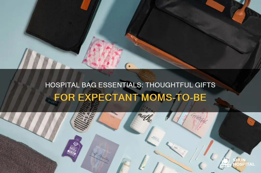 what to bring an expectant mother in the hospital